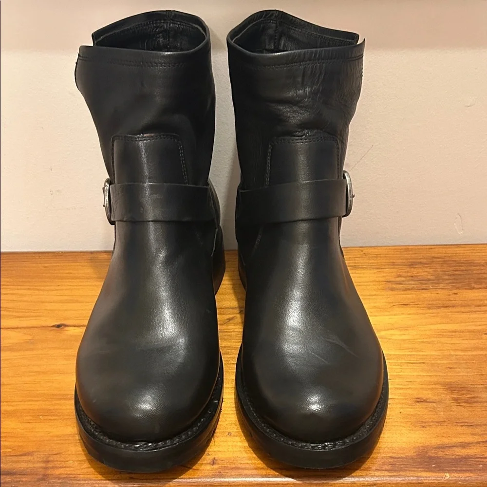 Frye Veronica Black Leather Flex Ankle Booties. Size 9.5